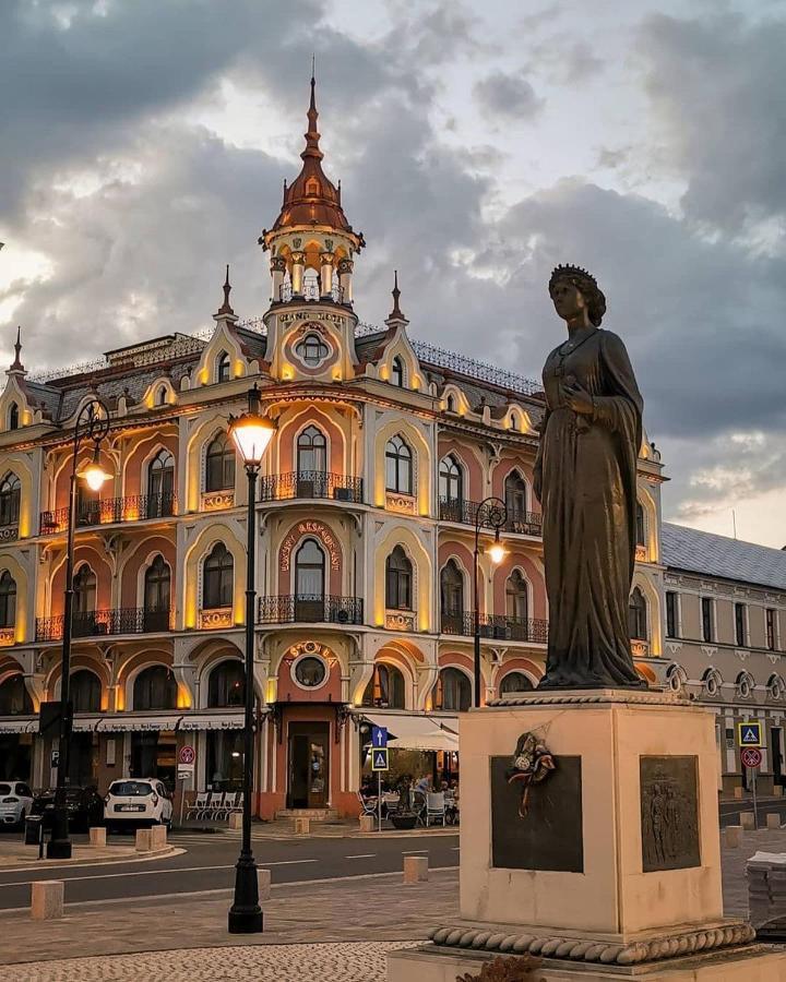 Astoria Grand Hotel Oradea Exteriör bild